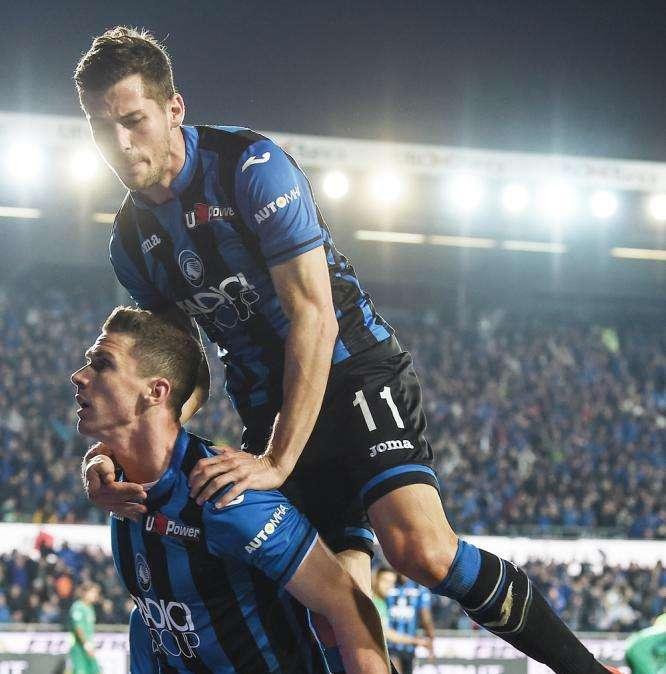Zapata-Gosens, l'Atalanta vince lo spettacolare scontro diretto di Marassi