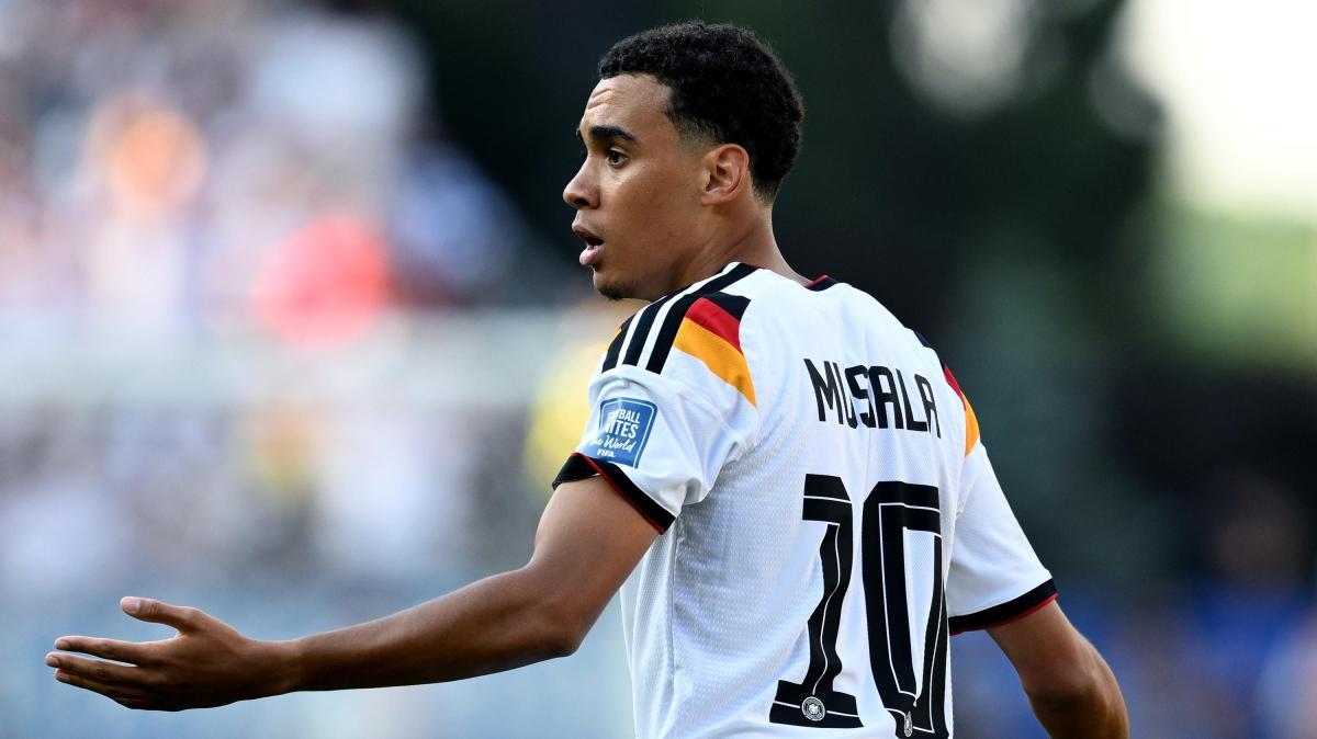 Paura per Musiala, malore in campo durante l'amichevole del Bayern