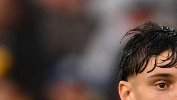 Liverpool, incubo Leoni: esordio amaro e infortunio grave per il difensore italiano