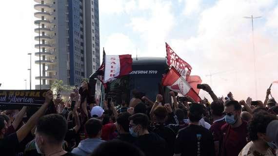 VIDEO - Salerno fa festa con devastazioni ed assembramenti