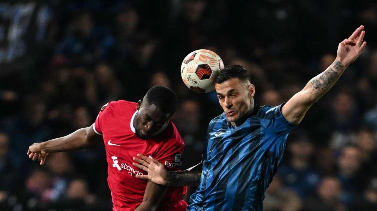 Il Liverpool preme, l'Atalanta soffre: Reds avanti 1-0 al 45'