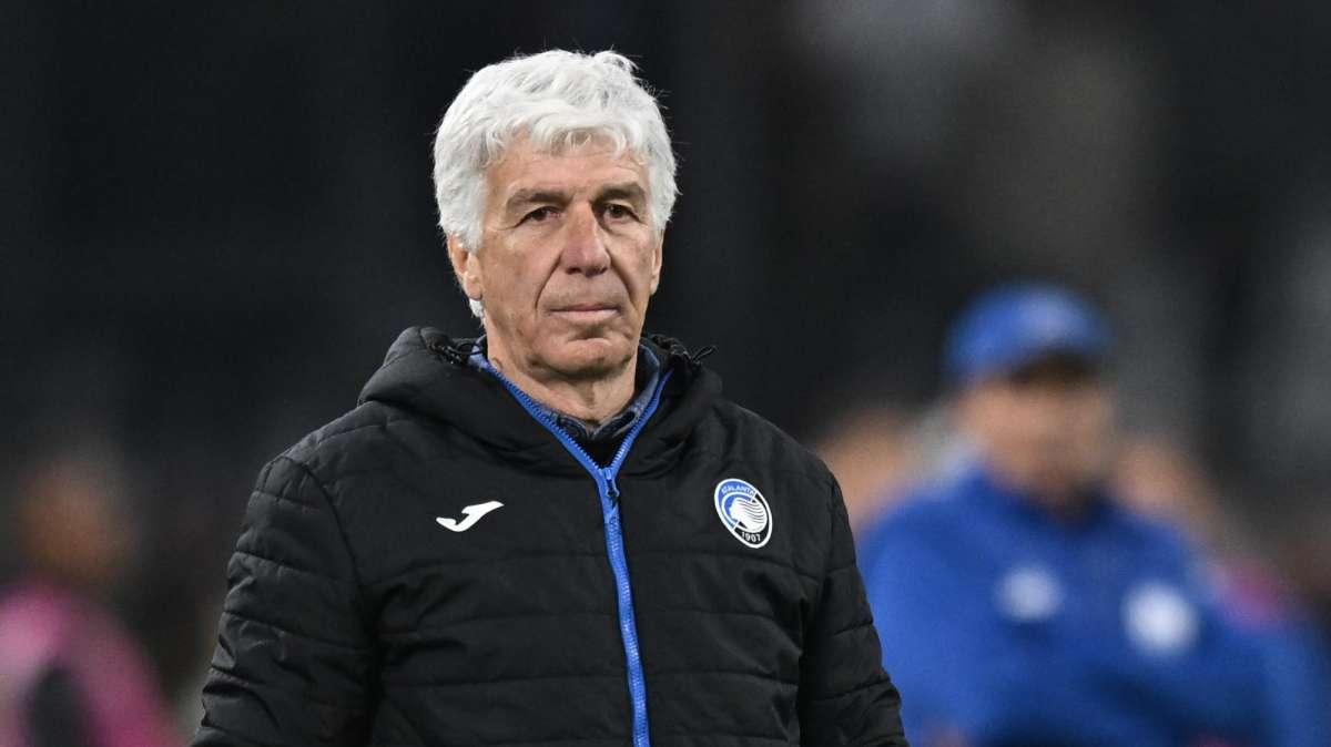 Napoli attende il nuovo tecnico: Conte parla con i giocatori, Gasp è in attesa