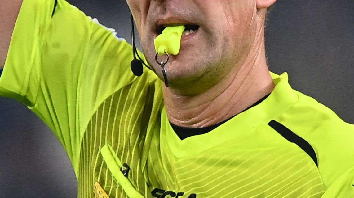 L'arbitro anonimo torna a parlare a Le Iene: "Rischio la radiazione. Partita la caccia all'uomo"