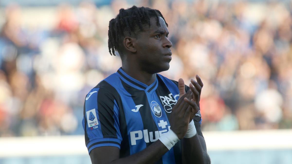 Okoli, tentazione Serie A: Monza e Torino sul difensore