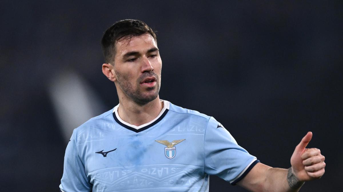 Lazio, Romagnoli riparte da titolare: un'ora e la fascia nel 6-3