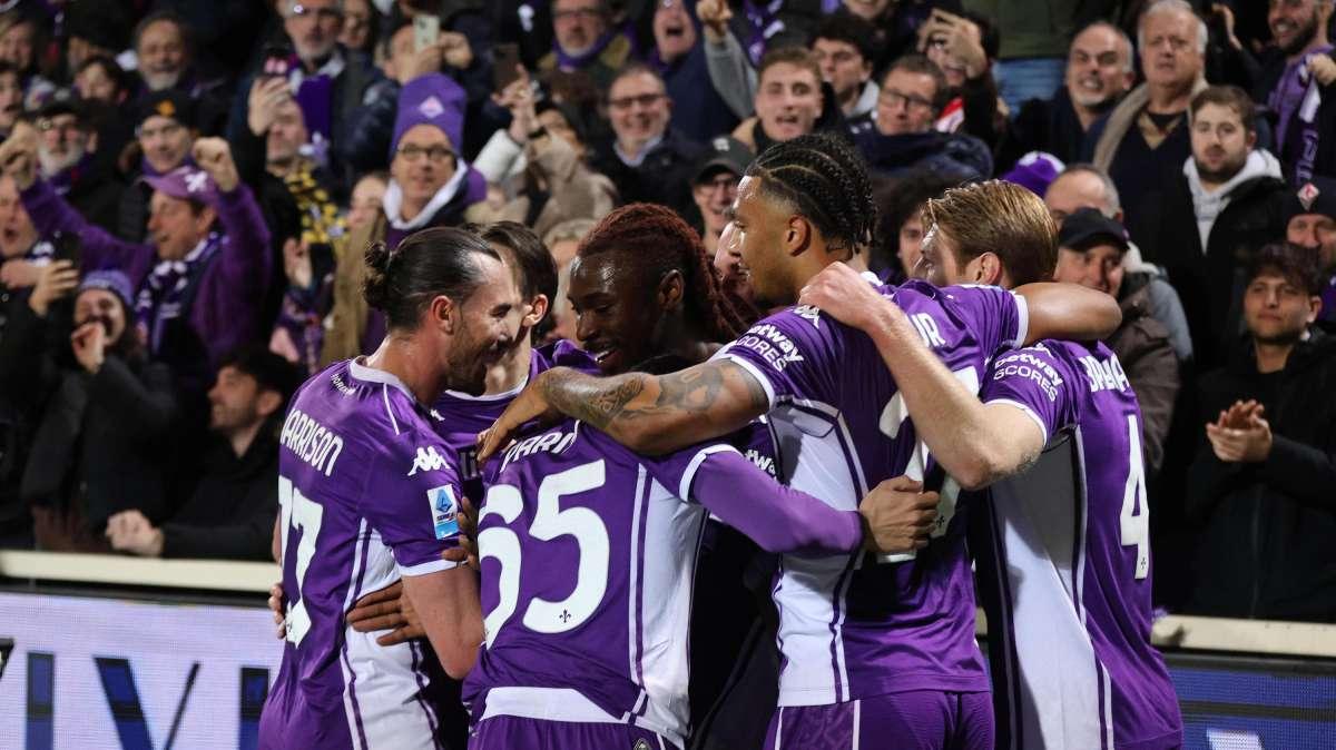 La Fiorentina soffre ma vola: rimonta in Polonia contro il Rakow e quarti di Conference in tasca