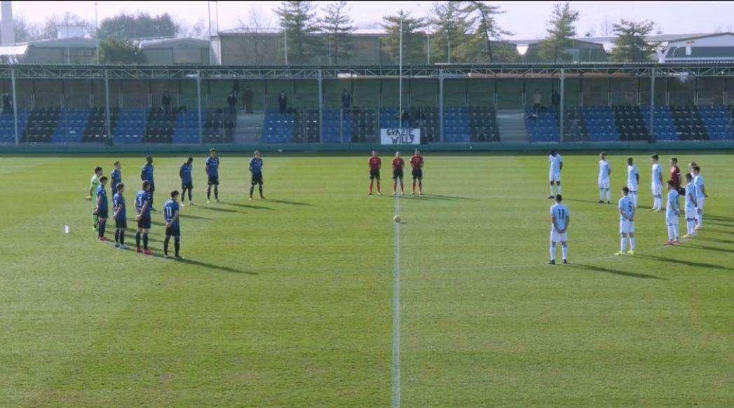 Primavera / Atalanta-SPAL, il momento di raccoglimento per Ta Bi