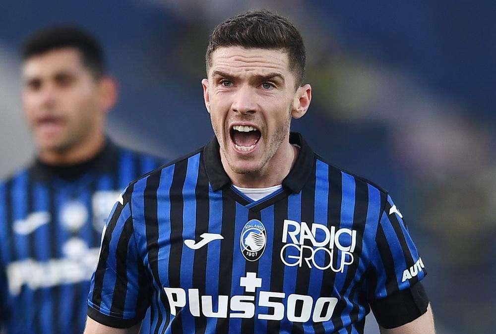 Fiorentina su Gosens: trattativa in salita per il nodo obbligo di riscatto
