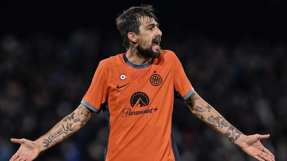 Napoli, striscioni in città contro la sentenza: "Ipocrita sistema, Acerbi il tuo emblema"