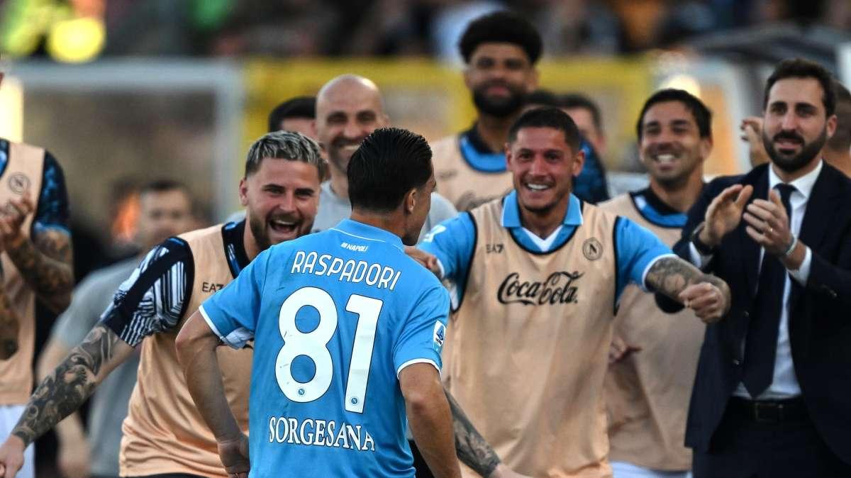 La decide una punizione di Raspadori. Lecce-Napoli 0-1: gol e highlights