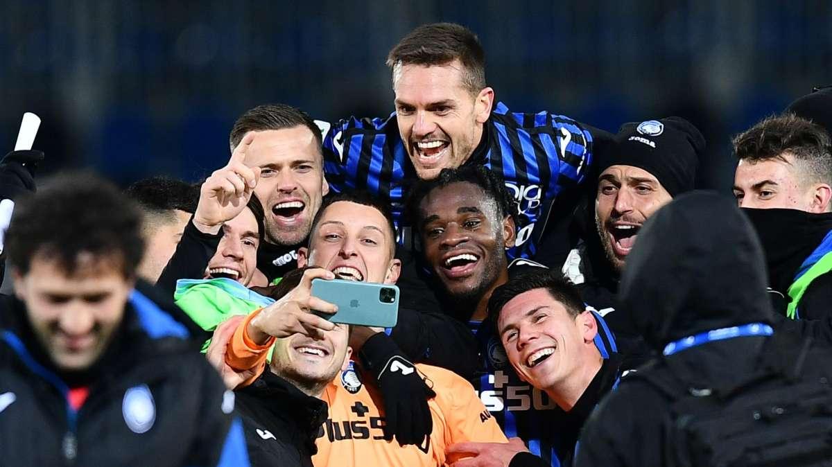 Fotonotizia - Atalanta, modalità Selfie. What else? 