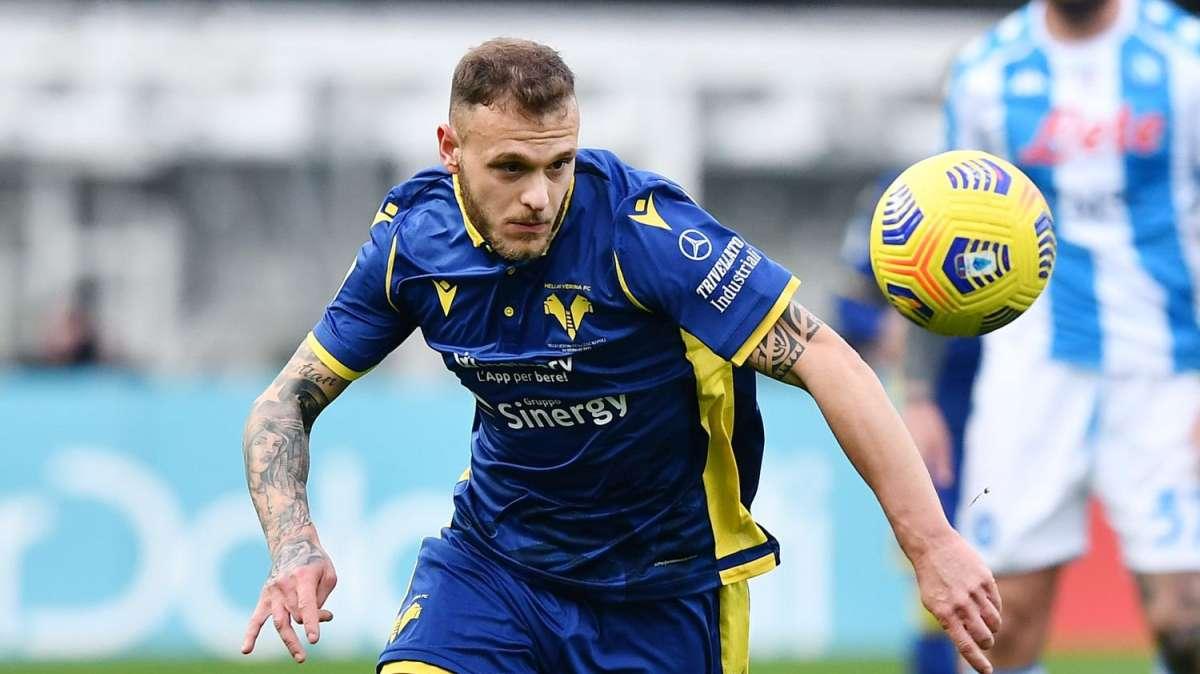 Al Bentegodi succede tutto nel finale: apre Vojvoda, pareggia Dimarco. Hellas-Toro termina 1-1