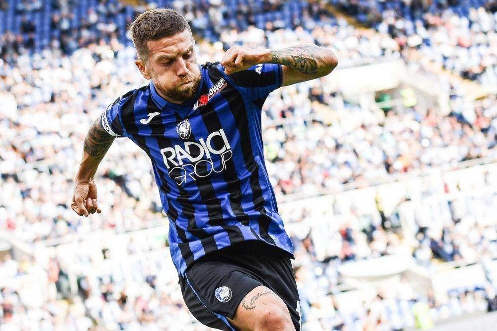 VIDEO - Cronache di Spogliatoio, l'intervista al Papu Gomez tra litigi con Simeone, al supermarket con Muriel e..  