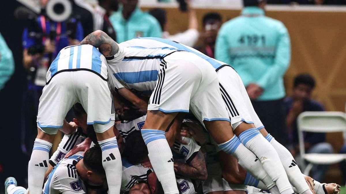 Tensione e caos al Maracanà: la partita Brasile-Argentina si trasforma in campo di battaglia