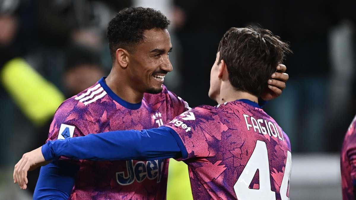 VIDEO - Spunto di Chiesa, assist per Danilo e la Juve vola: 1-0 all'Udinese. Gli highlights