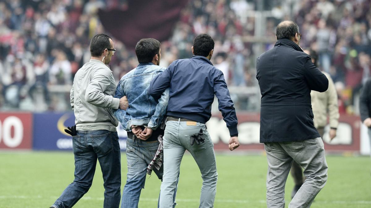 Rosario Central, festa di Supercoppa nel caos: scontri e 13 arresti