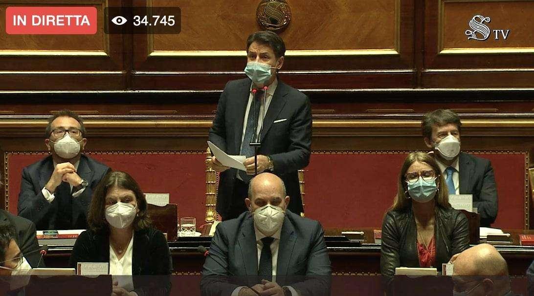 Crisi di governo, l'informativa e la replica a Renzi di Conte al Senato