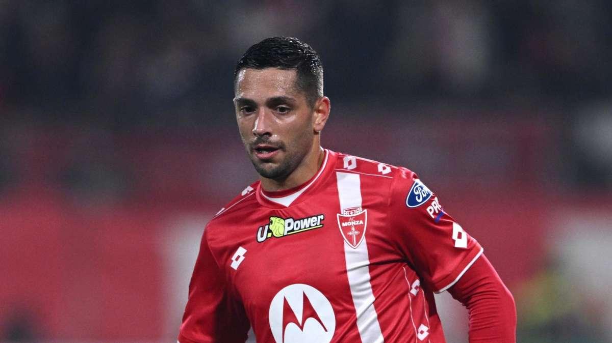 Il derby fra Como e Monza finisce in parità: Caprari risponde a Engelhardt