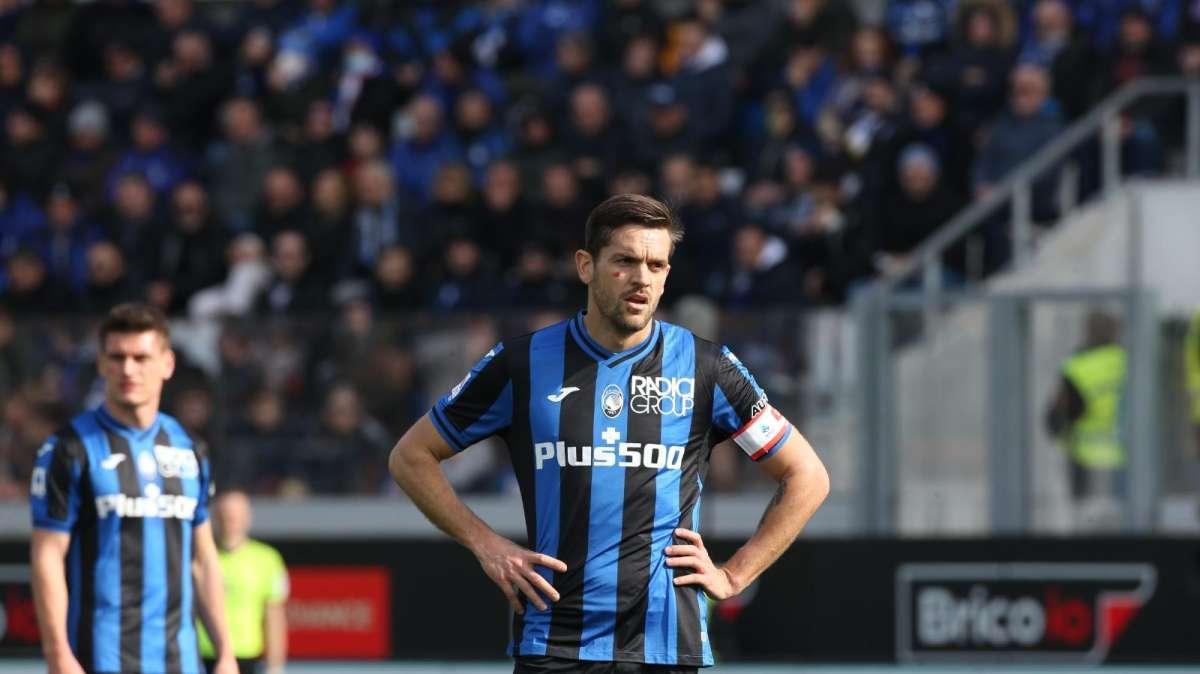 Clamorosa impresa del Lecce a Bergamo: Ceesay e Blin stendono 2-1 l'Atalanta
