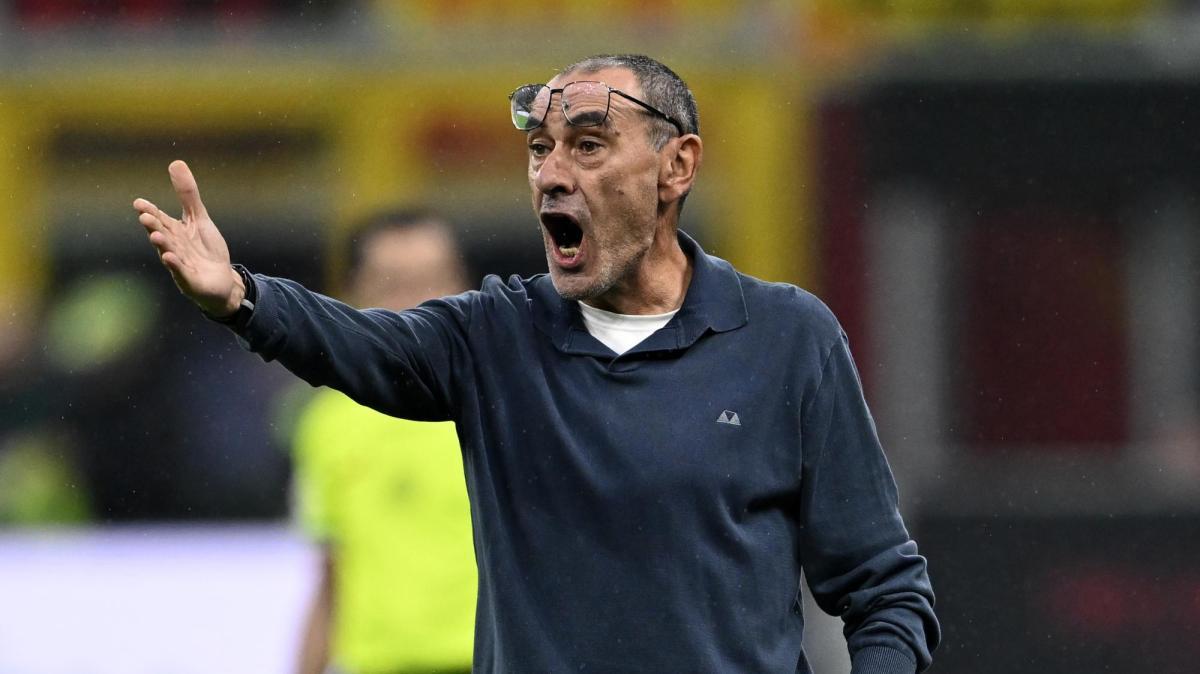 Sarri attacca l'arbitraggio: "Ogni volta che ho Chiffi a San Siro finisce così"