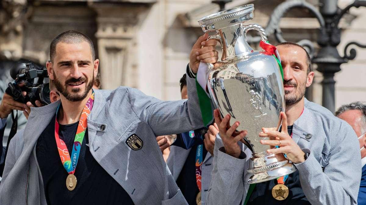 Globe Soccer Awards 2021, miglior difensore dell'anno: Bonucci e Chiellini in nomination