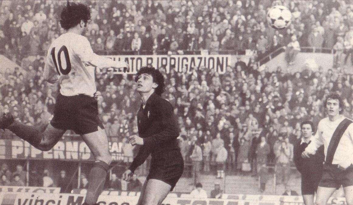 Mastopasqua, qui in maglia Bologna contro il Torino: oggi allena l'AlzanoCene, in passato &egrave; stato un ottimo giocatore