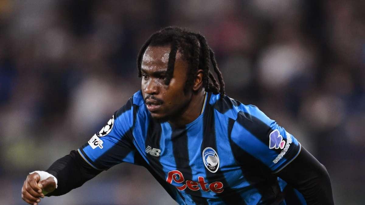 Lookman, la Dea e la partita del rinnovo: l’Atalanta lo coccola, lui riflette