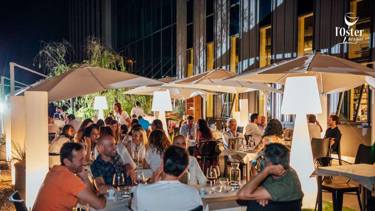 L'Oster Restaurant Grassobbio stasera presenta «Pensiero Stupendo»: cena, degustazione carne alla brace e pizza con dj set 