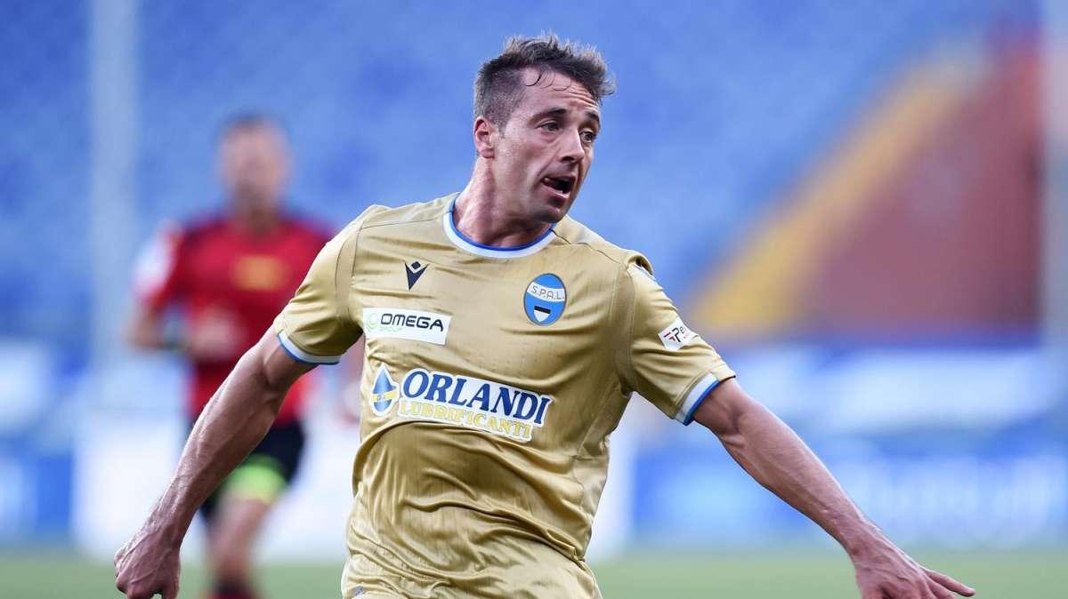 VIDEO - La Reggina presenta Cionek in versione "sventa rapine": ma in Calabria scoppia la polemica