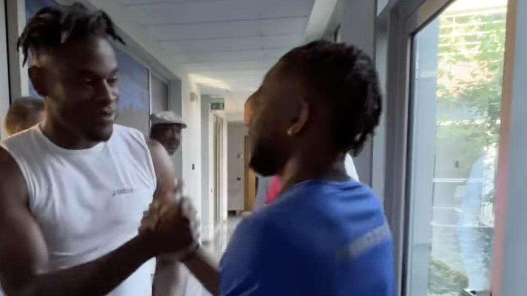 FOTO - Zapata dà il suo benvenuto a Lookman 