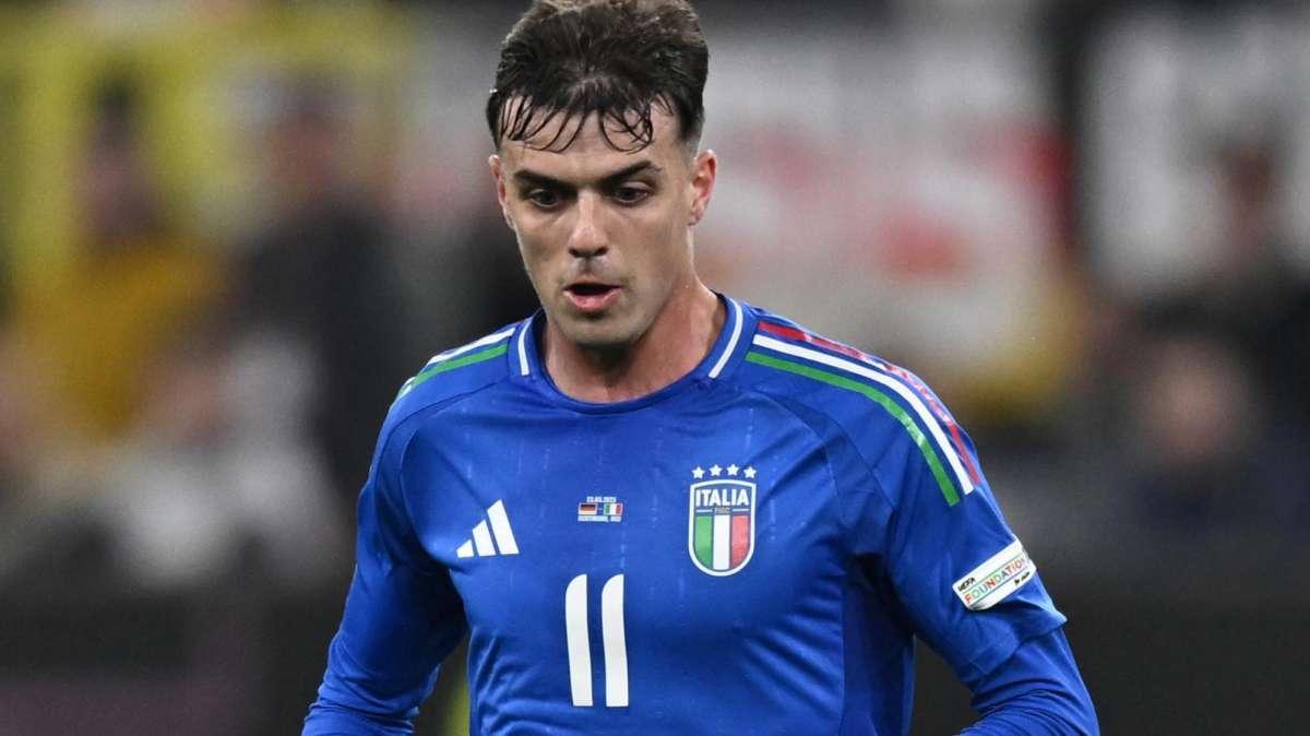Daniel Maldini continua la dinastia: oggi è partito dal 1' con l'Italia 8.314 giorni dopo il padre
