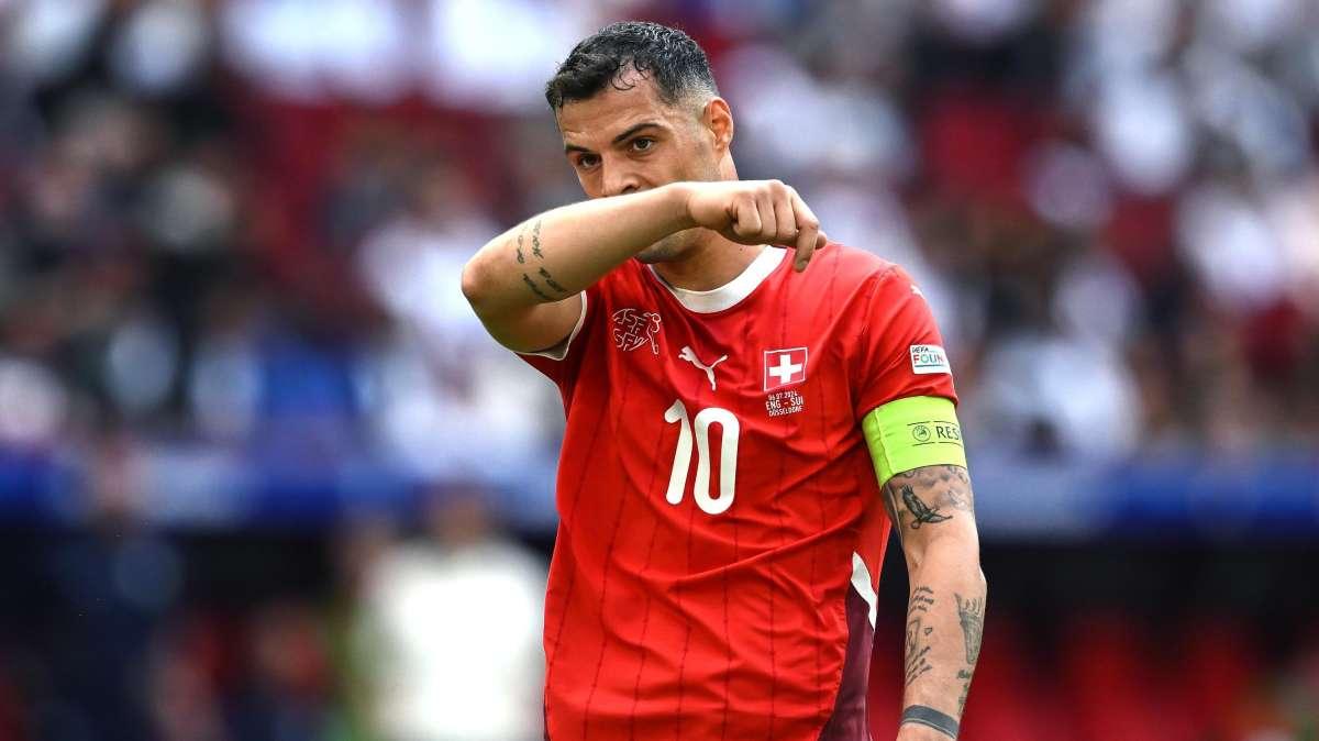 Xhaka ammette il falso certificato Covid: ora rischia il carcere