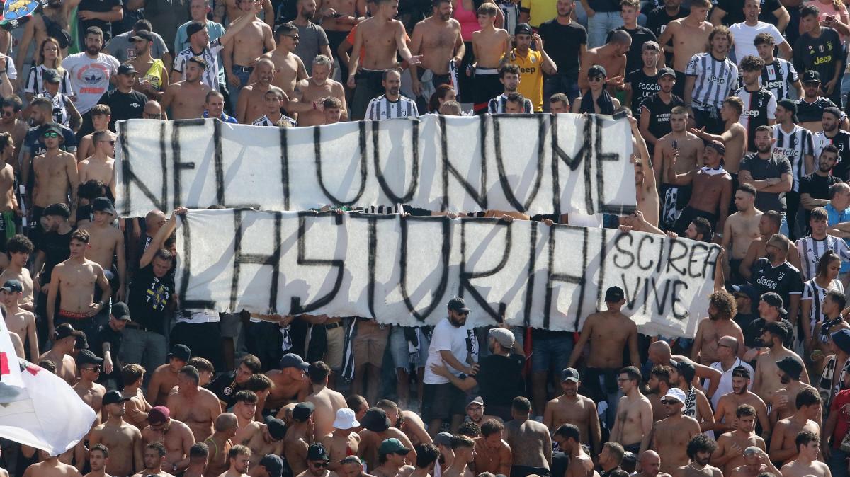 "Il rispetto non ha colori": la vedova di Scirea contro il gesto della curva Juve