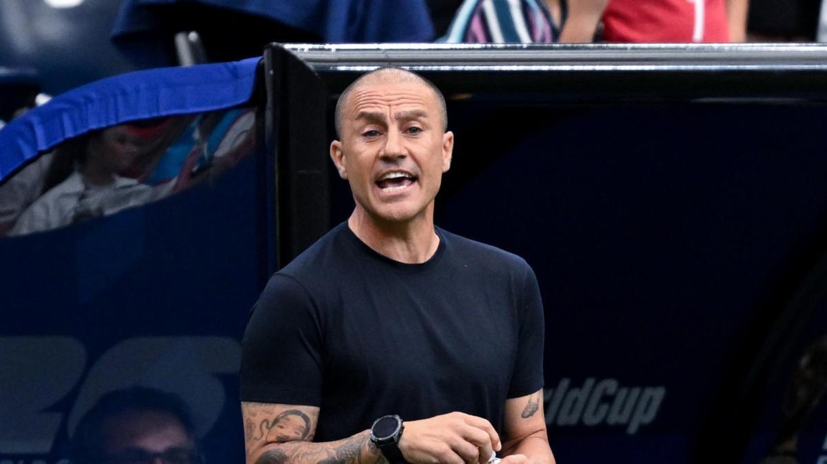 Cannavaro e le vecchie glorie del calcio sostengono Infantino
