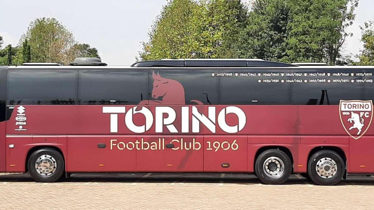 ESCLUSIVA TA, FOTO - L’arrivo del Torino al Winter Garden Hotel di Grassobbio 