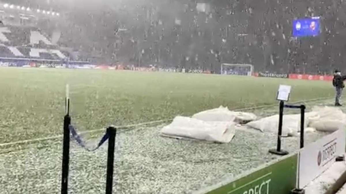 Atalanta-Villarreal, Sofia Goggia: "Come fanno i calciatori a correre con tutta questa neve?"