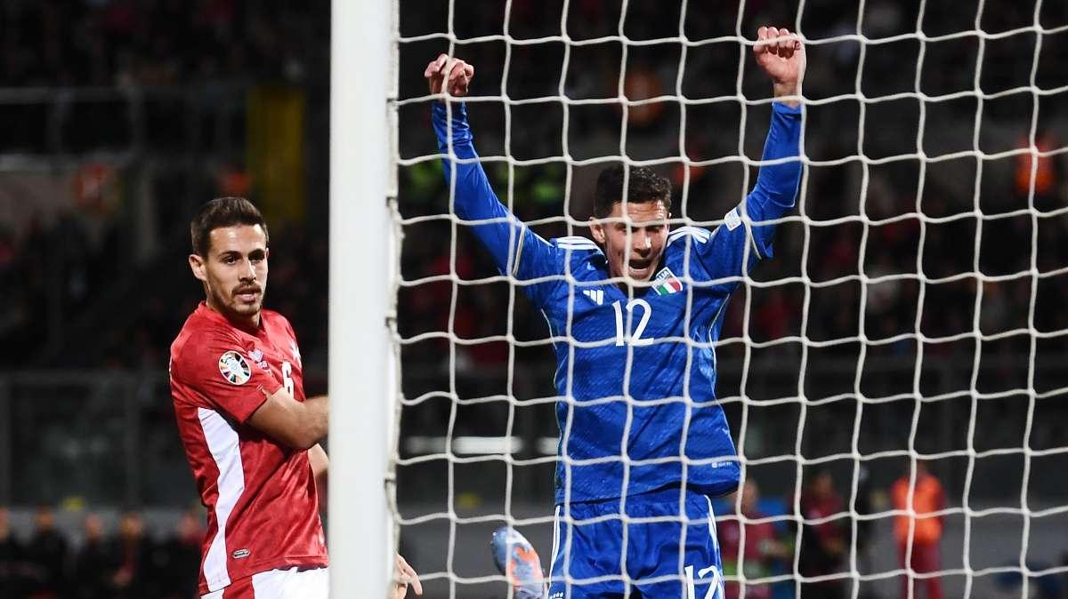 Segni un gol ogni tre partite. "Hai fatto bene i calcoli. E' un onore per me essere qua e aiutare la squadra. Coi gol è una soddisfazione più grande".