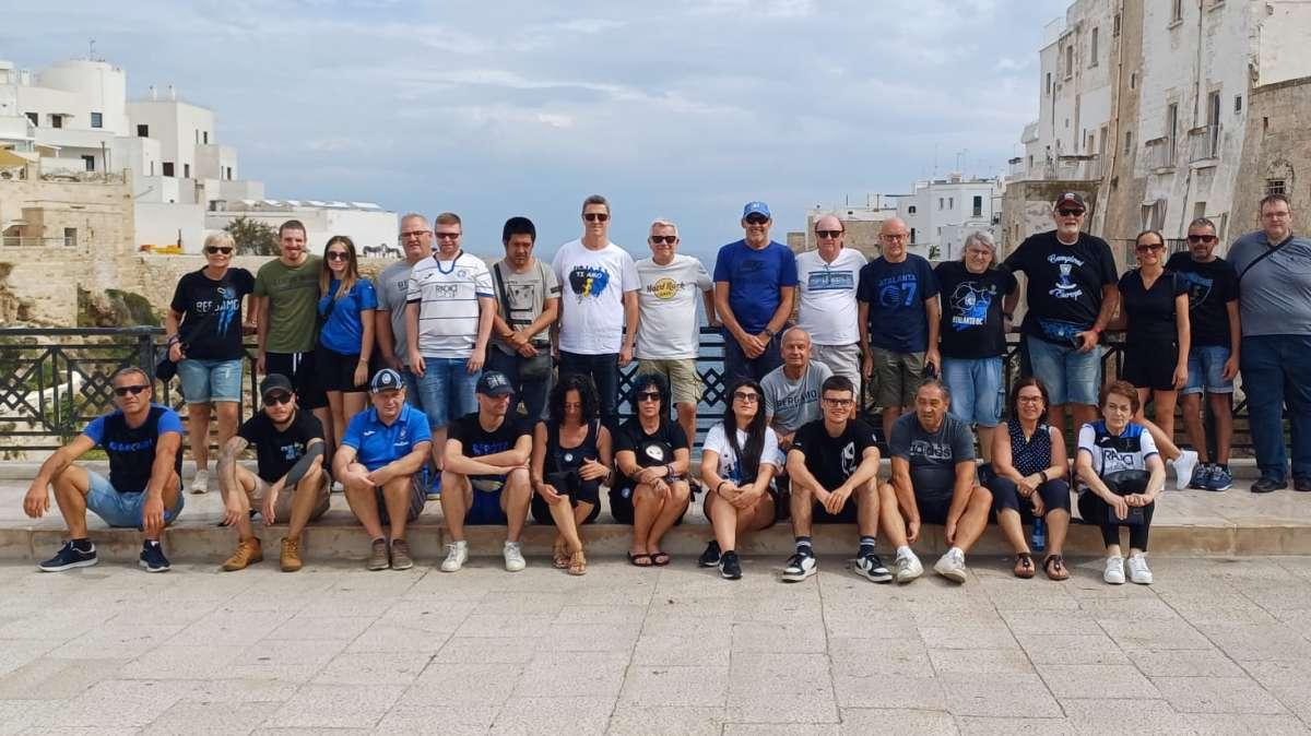 Il cuore nerazzurro vibra a Lecce, i tifosi atalantini del gruppo Cheidelacoriera presenti! 