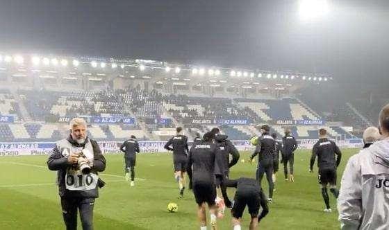 VIDEO - L'ingresso in campo dei nerazzurri per il riscaldamento 
