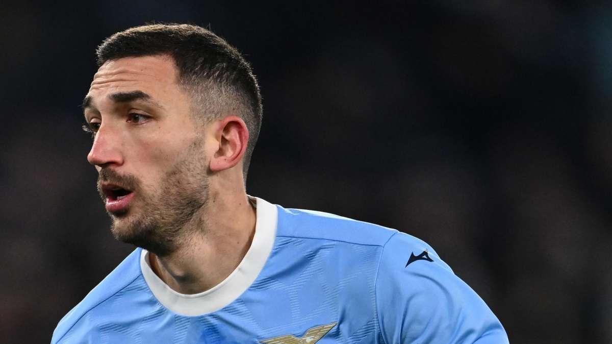 Follia all'Olimpico: Lazio-Genoa finisce 3-2 al 100'. L'ex Malinovskyi illude, Cataldi decide su rigore