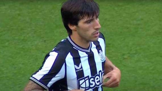 A Newcastle è Tonali-mania. E c'è già il coro: "Mangia spaghetti, beve Moretti e odia il Sunderland"
