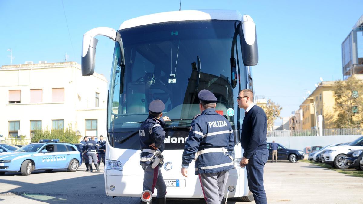 Diciassettenne scoperto aggrappato all’autobus del Valladolid dopo la trasferta a Ceuta