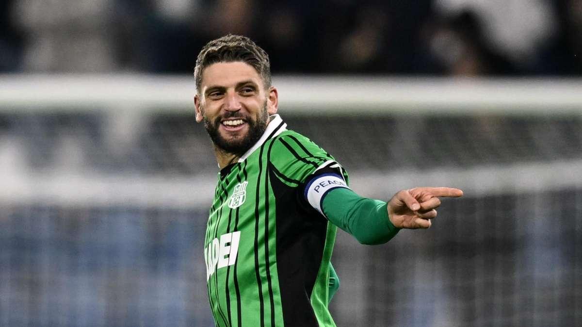 Atalanta sotto al riposo: Berardi su rigore punisce la Dea, Sassuolo avanti 1-0