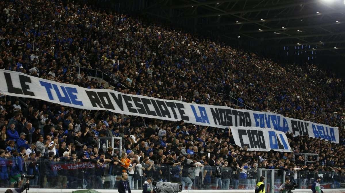 FOTO - "Le tue rovesciate la nostra favola più bella": l'emozionante omaggio della Curva Nord per Oliviero Garlini