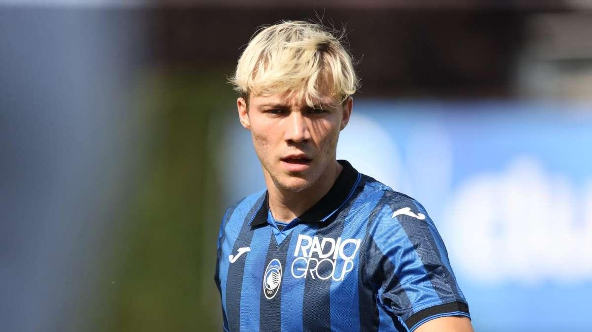 Hojlund-Manchester United, oggi la seconda parte delle visite mediche