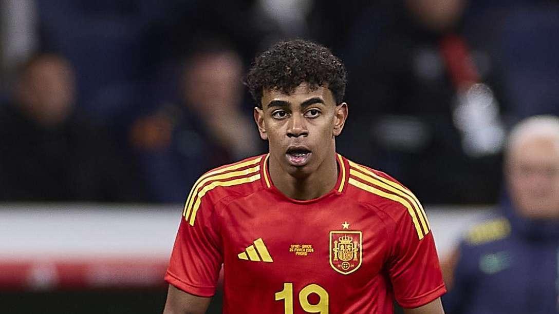 Spagna, Lamine Yamal si diploma durante Euro 2024