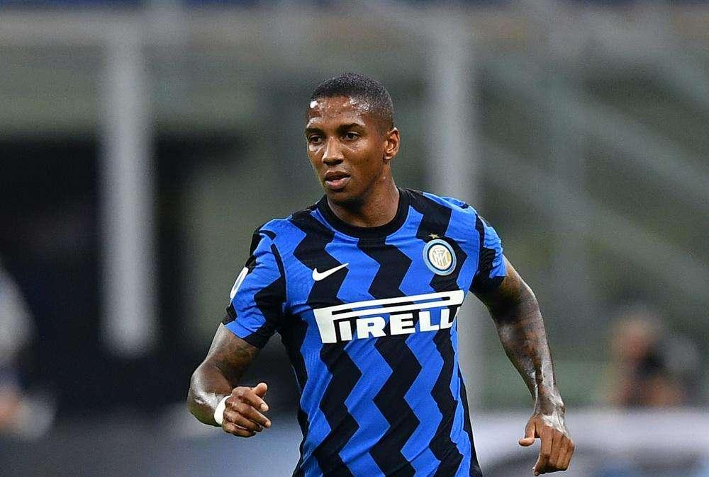 Venti minuti ed è 2-0 Inter: grande giocata di Young che segna dalla distanza