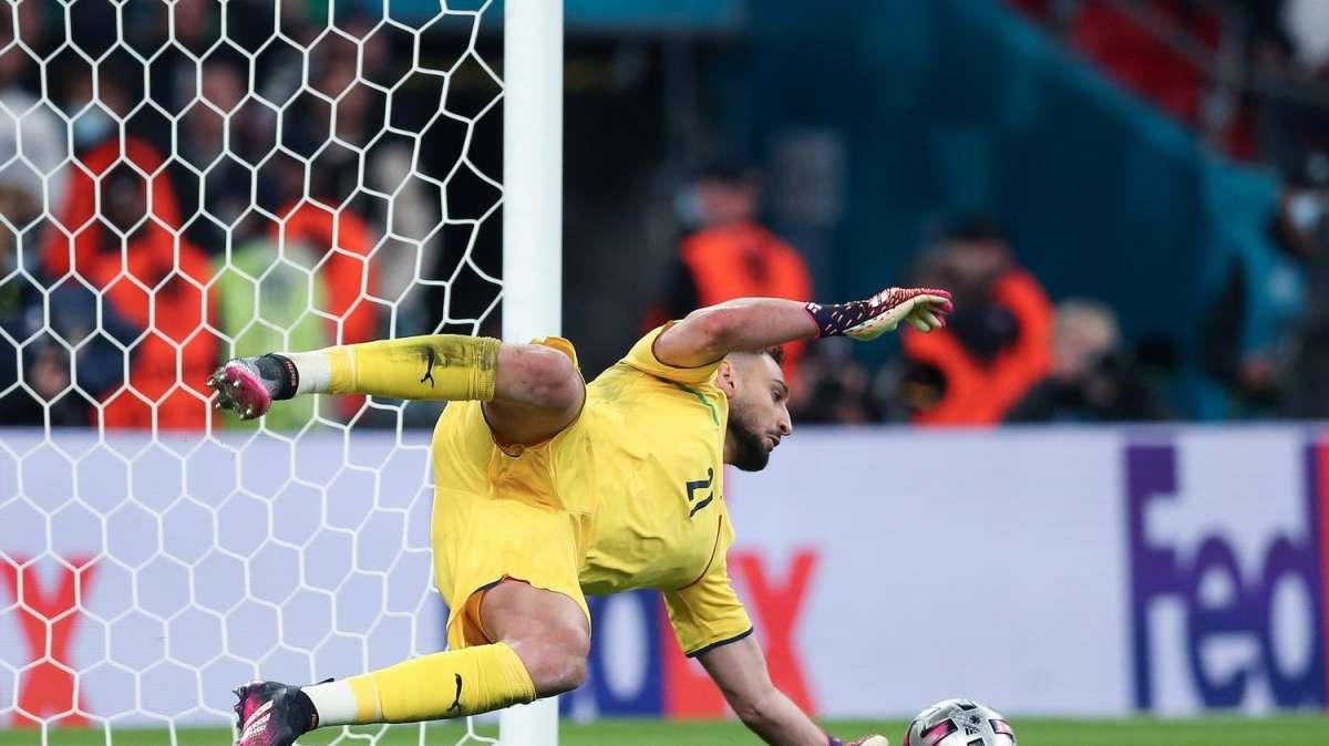 Donnarumma show con l'Italia: "Rigori? Li prepariamo prima, ma poi c'è anche l'istinto"