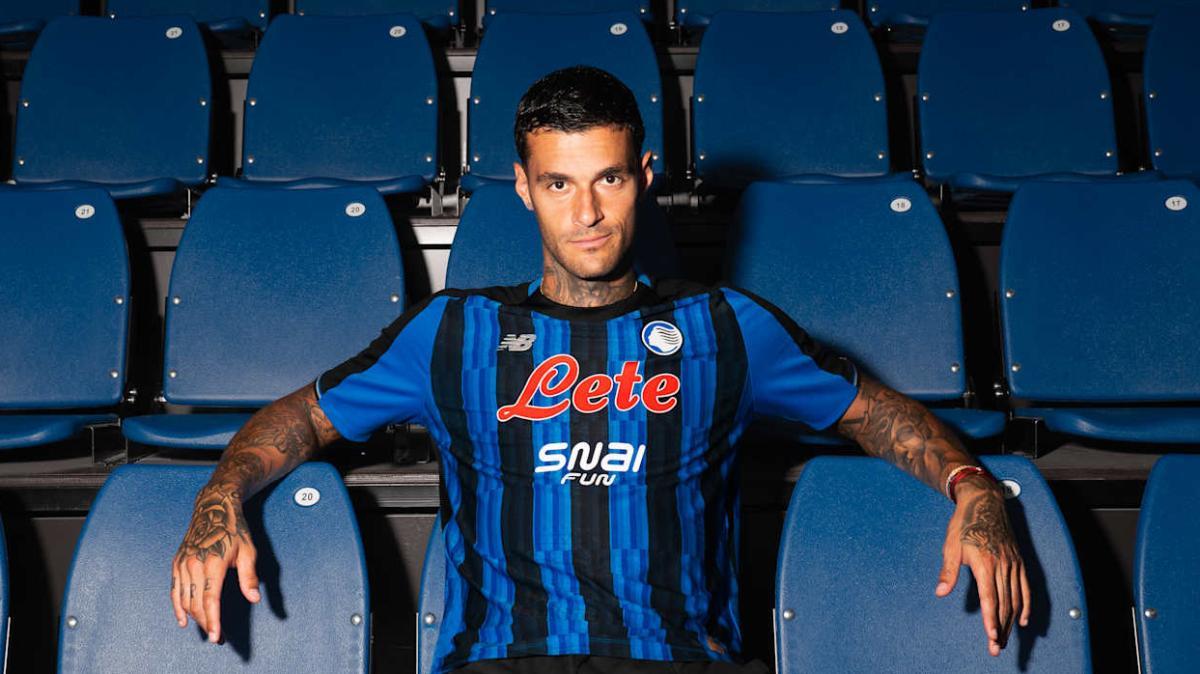 Nuova maglia Atalanta 2026/27: strisce nerazzurre e riflessi della New Balance Arena