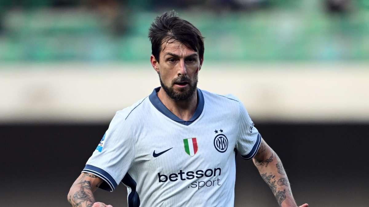 Acerbi e le garanzie: Inter, a Inzaghi serve un difensore. Zalewski prende quota